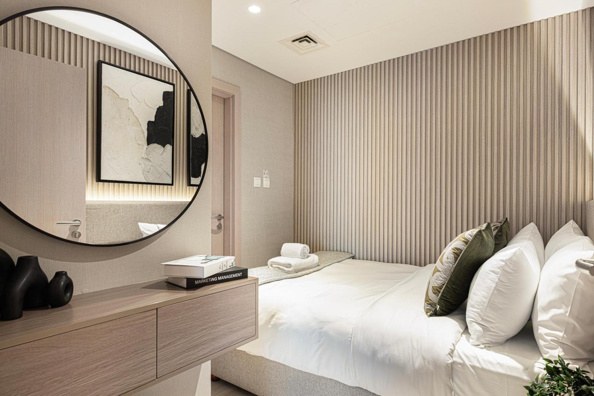 Apartment Luxury 4 Bedroom With Ferrari World And Sea Views, Yas Island Waterfront, Pool, Gym, Playground, Walk To Yas Mall