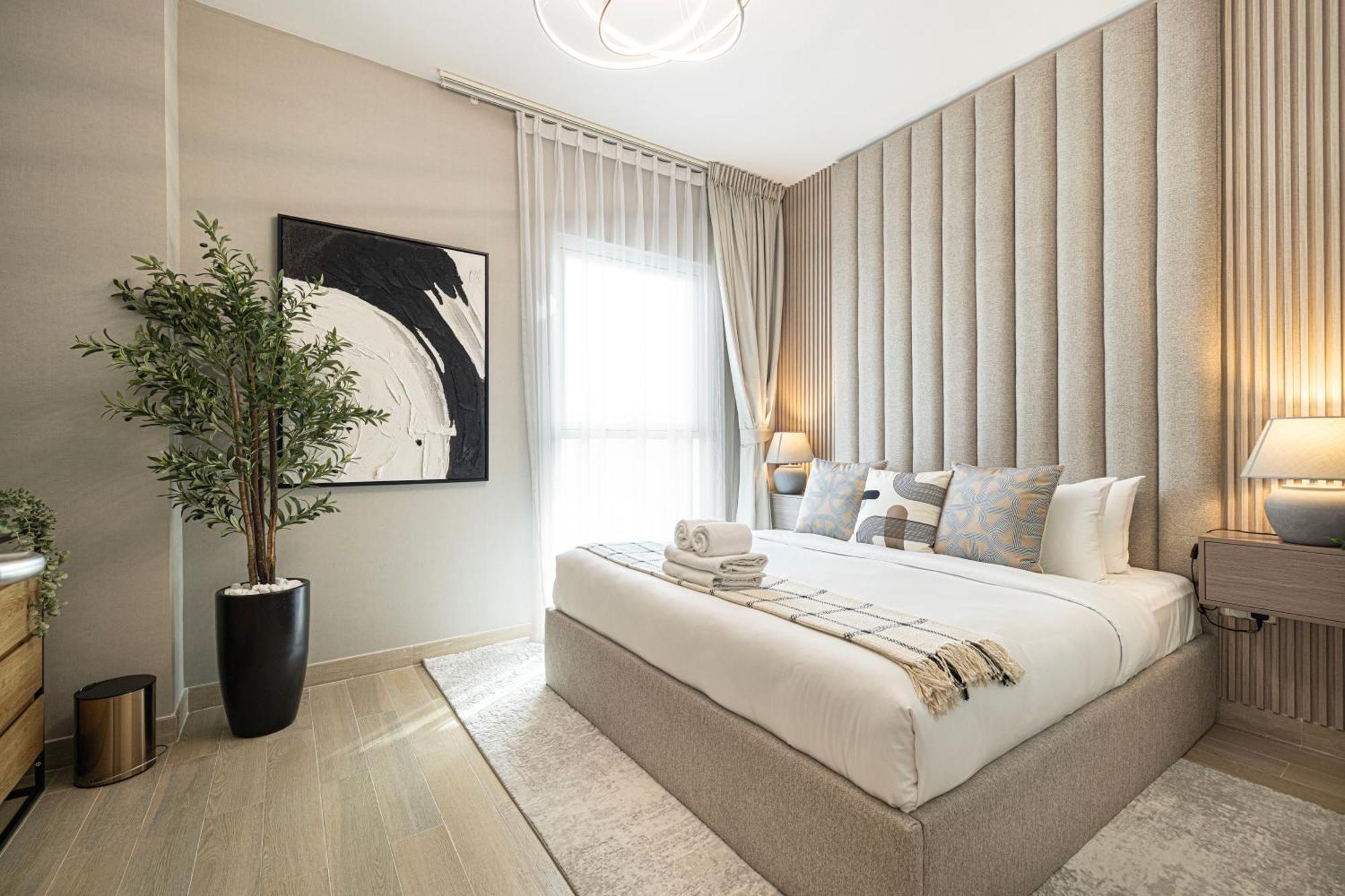 Luxury 4 Bedroom With Ferrari World And Sea Views, Yas Island Waterfront, Pool, Gym, Playground, Walk To Yas Mall Apartment *