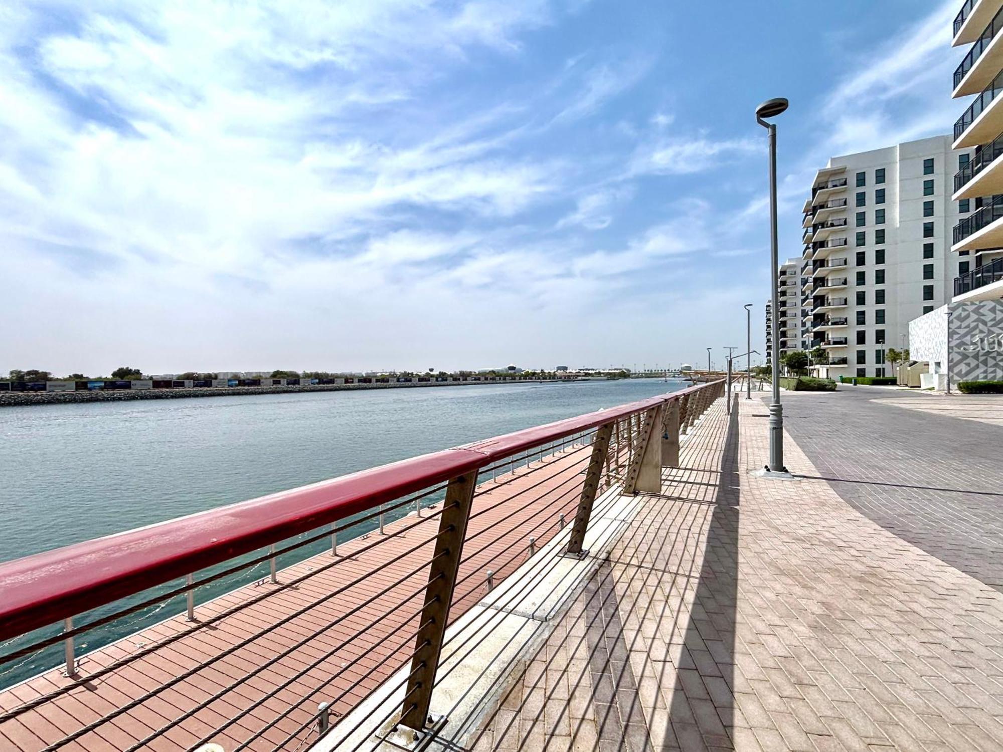 Luxury 4 Bedroom With Ferrari World And Sea Views, Yas Island Waterfront, Pool, Gym, Playground, Walk To Yas Mall