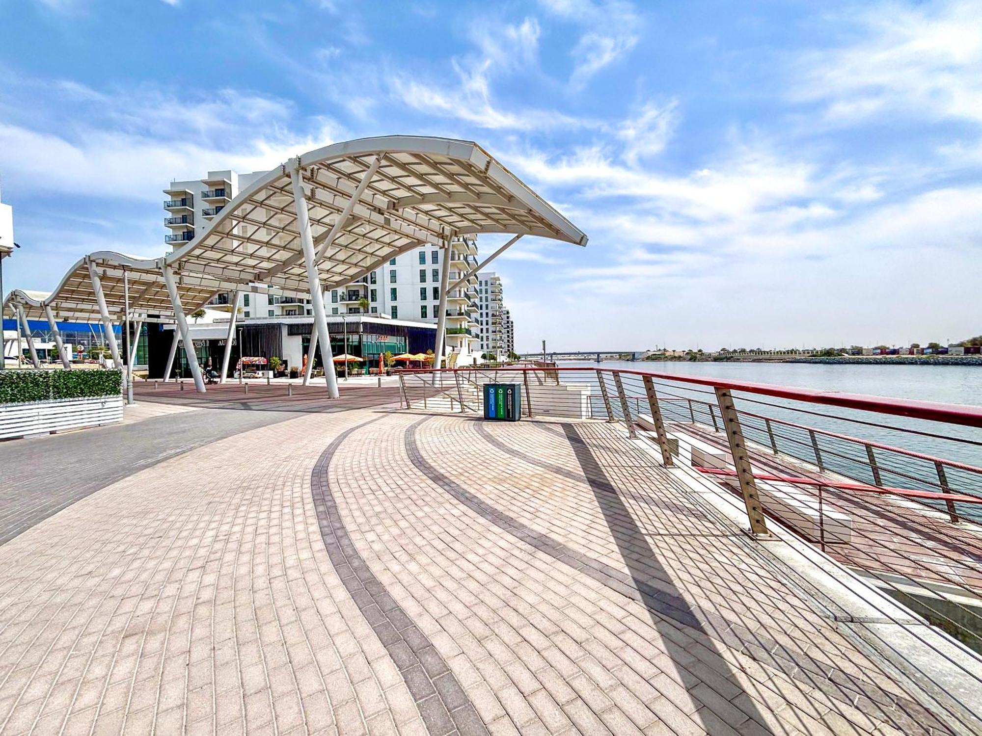 Apartment Luxury 4 Bedroom With Ferrari World And Sea Views, Yas Island Waterfront, Pool, Gym, Playground, Walk To Yas Mall