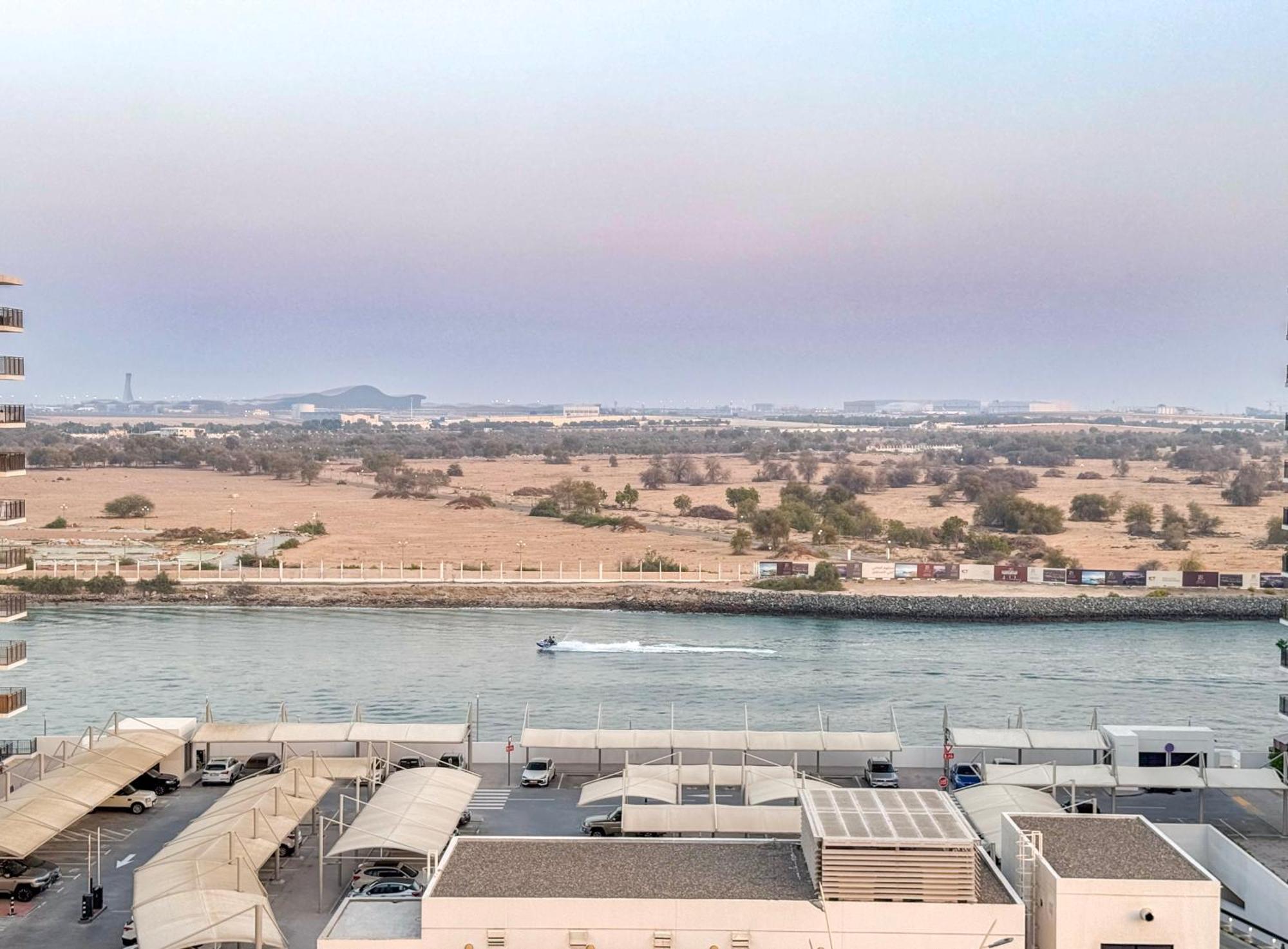Luxury 4 Bedroom With Ferrari World And Sea Views, Yas Island Waterfront, Pool, Gym, Playground, Walk To Yas Mall Apartment