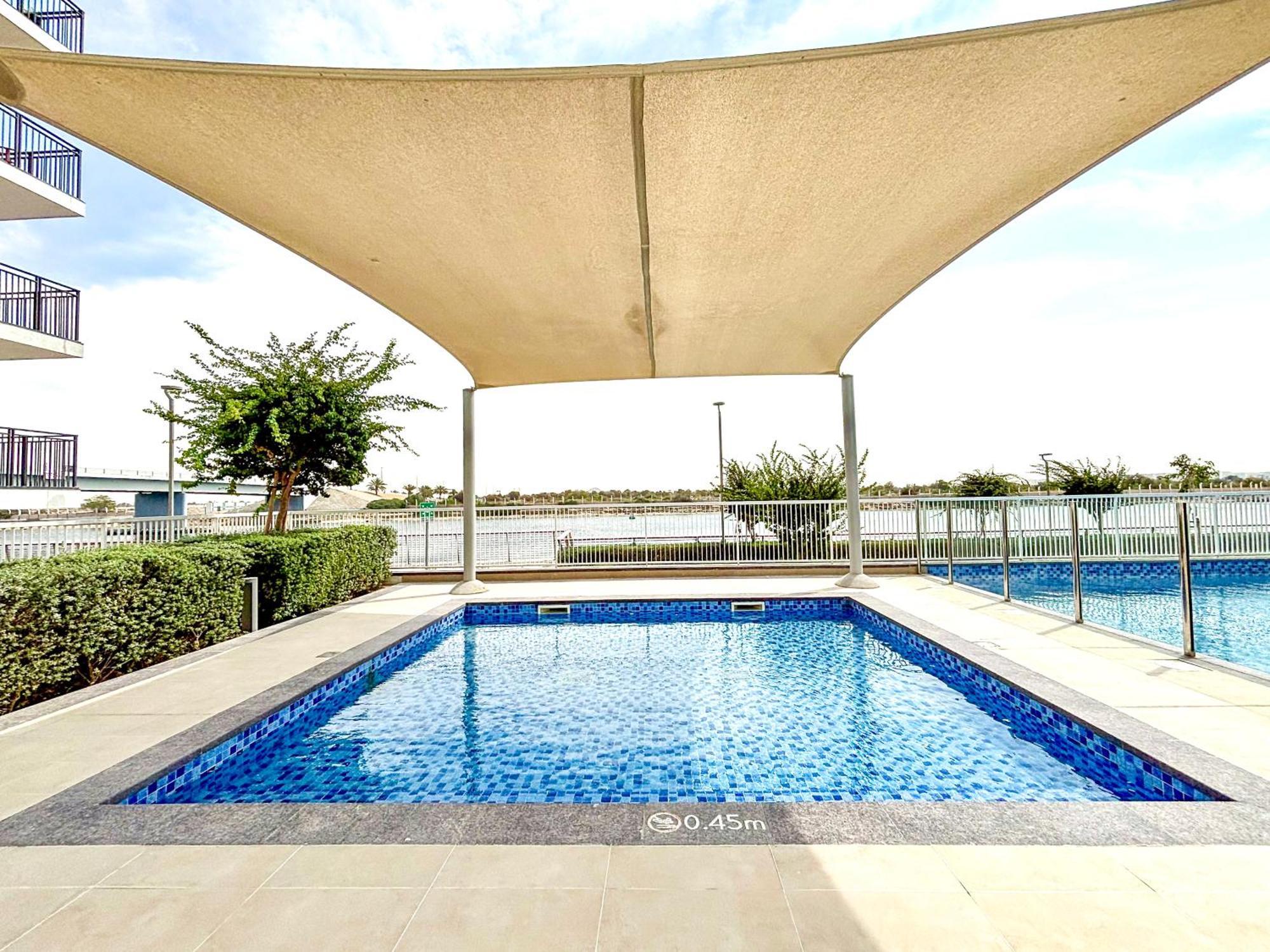Apartment Luxury 4 Bedroom With Ferrari World And Sea Views, Yas Island Waterfront, Pool, Gym, Playground, Walk To Yas Mall Abu Dhabi