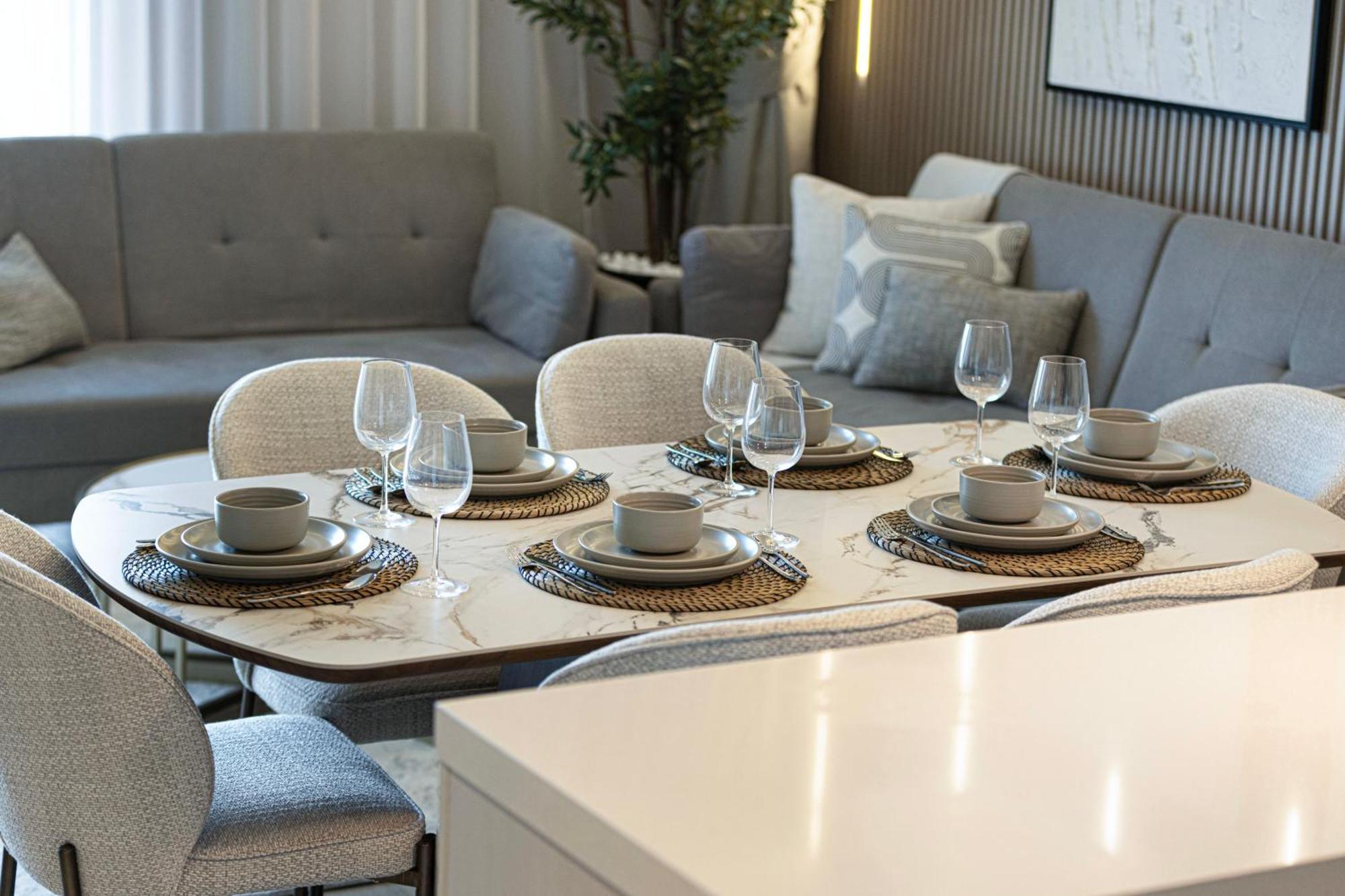 Luxury 4 Bedroom With Ferrari World And Sea Views, Yas Island Waterfront, Pool, Gym, Playground, Walk To Yas Mall Apartment Abu Dhabi