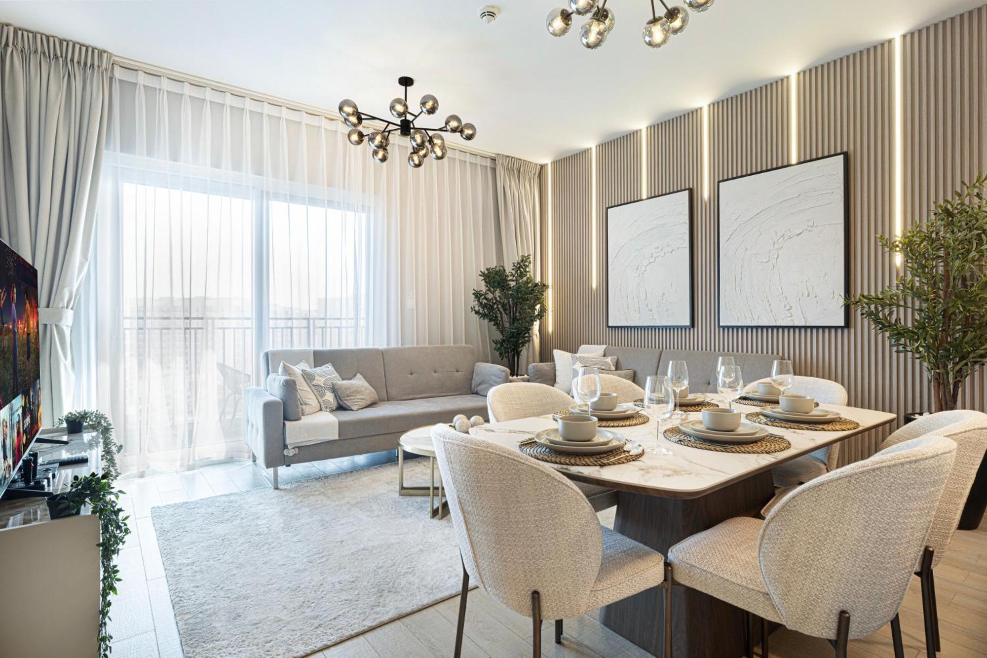 Luxury 4 Bedroom With Ferrari World And Sea Views, Yas Island Waterfront, Pool, Gym, Playground, Walk To Yas Mall