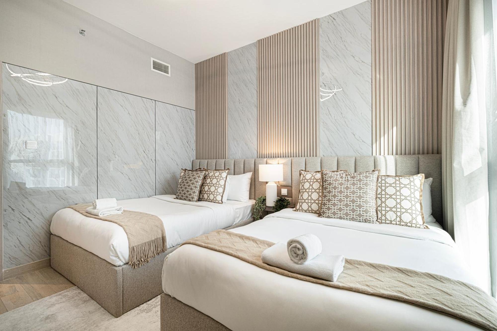 Apartment Luxury 4 Bedroom With Ferrari World And Sea Views, Yas Island Waterfront, Pool, Gym, Playground, Walk To Yas Mall *